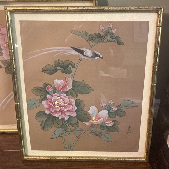 2 Vintage Traditional Chinese
Silk Paintings. - Picture 2 of 16